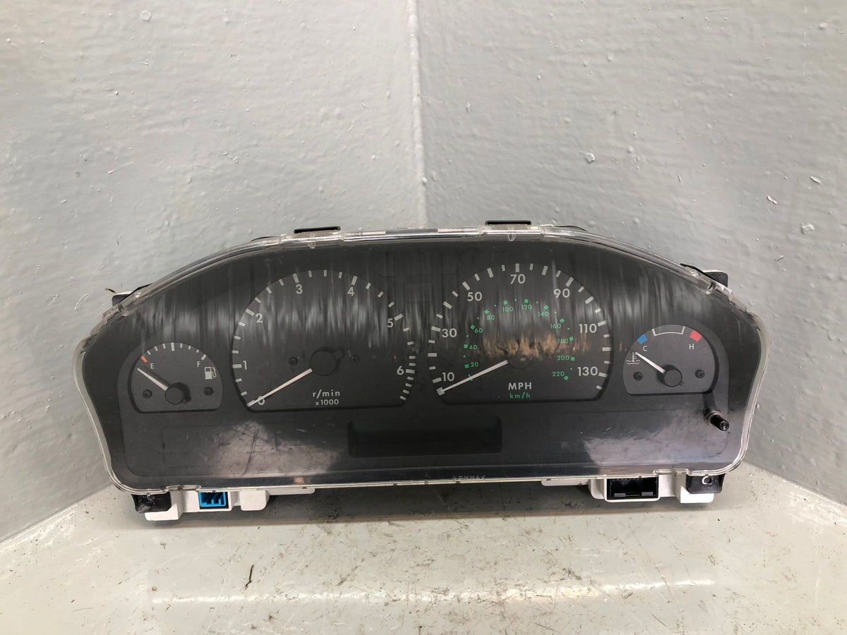 Range Rover P38 Instrument Cluster Speedo Clocks 4.6 V8 YAC111630 1994 to 2002