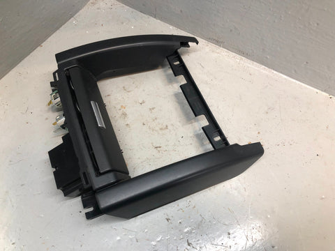 Range Rover L322 Centre Console Rear AV Ports Aux 12v Sockets XVN500020