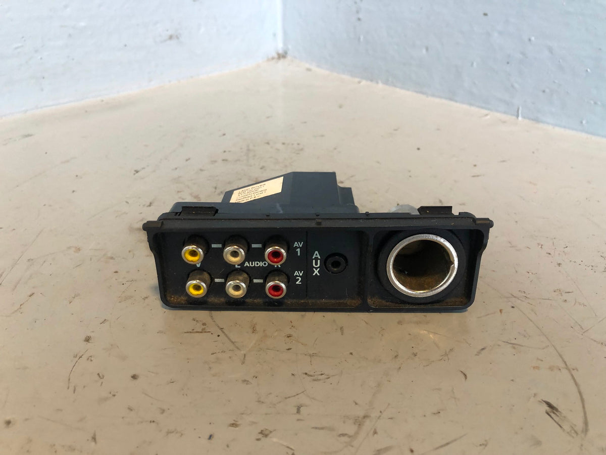 Centre Console AV Ports Aux 12v XVN500040 Discovery 3 Range Rover Sport No Lid
