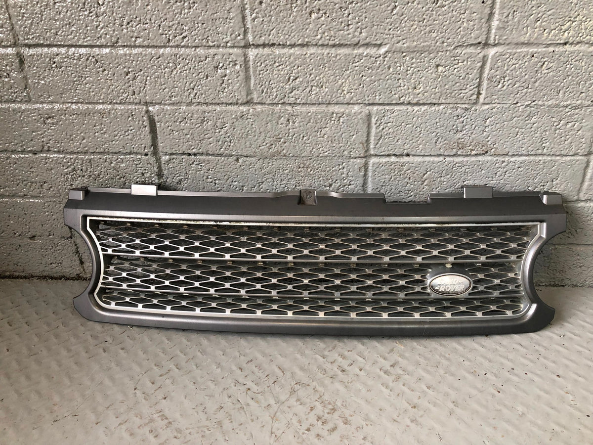 Range Rover L322 Grille Front Facelift Grey Land Rover 2005 to 2009 R08105