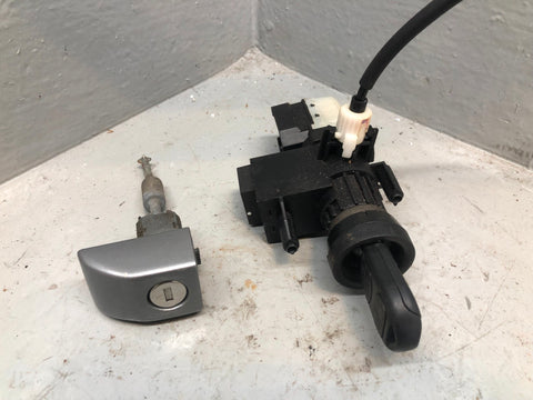 Range Rover L322 Ignition Barrel with Key Lock Set 4.2 V8 2006 to 2009 K11056
