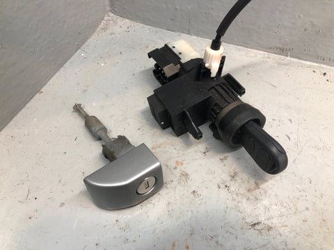 Range Rover L322 Ignition Barrel with Key Lock Set 4.2 V8 2006 to 2009 K11056