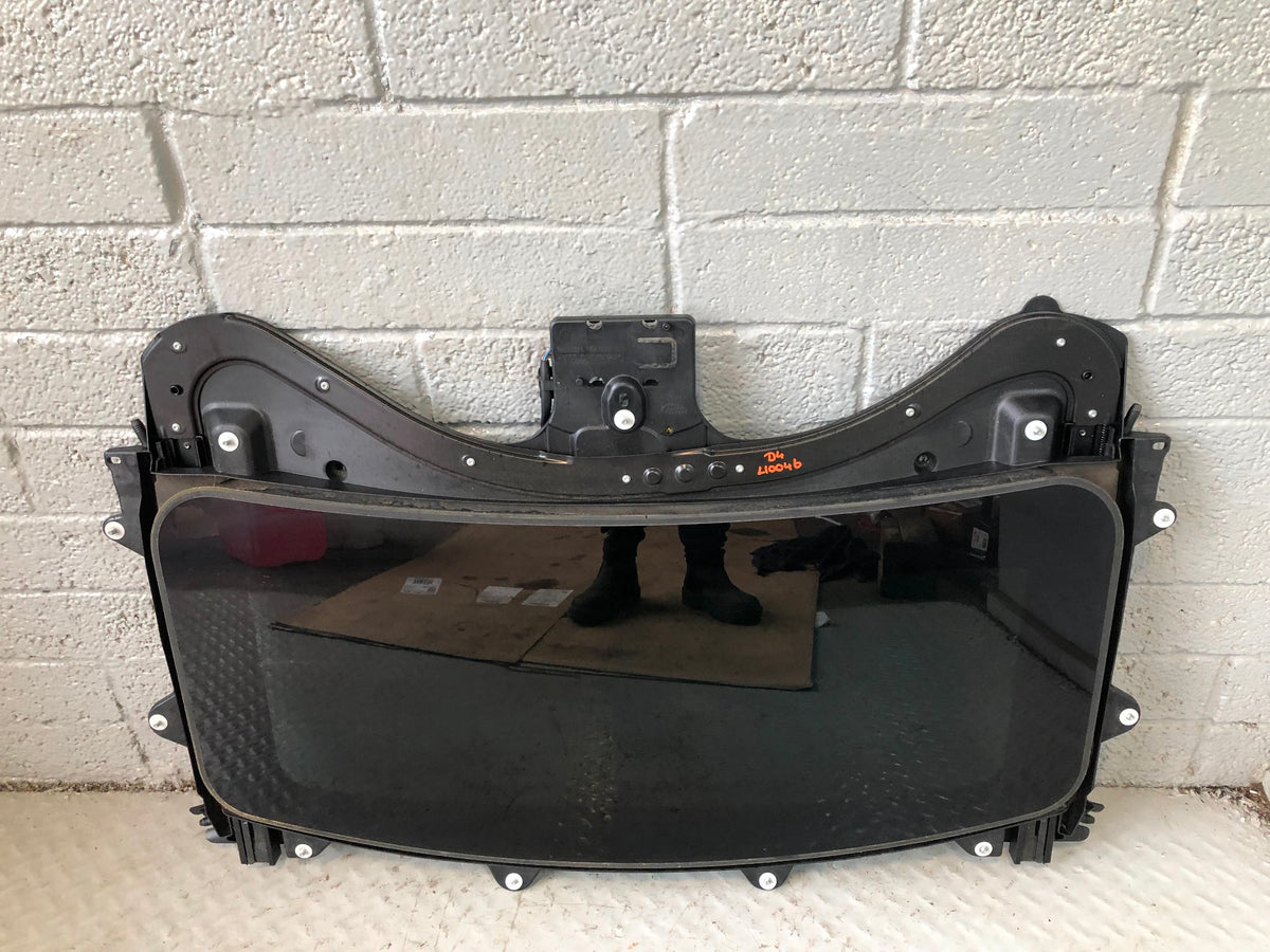 Discovery 4 Sunroof Complete with Motor and Blind Land Rover 2009 to 2016 L10046