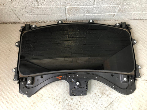 Discovery 4 Sunroof Complete with Motor and Blind Land Rover 2009 to 2016 L10046