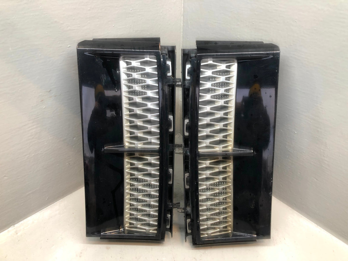 Range Rover L322 Wing Side Grilles Vents Java Blck 2002 to 2009 R14115