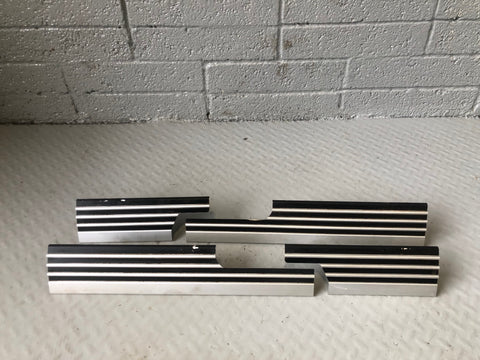Range Rover L322 Kick Plates Full Set of 4 Aluminium Black 2002 to 2013 R31075