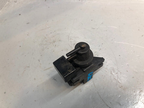 Range Rover L322 Vacuum Solenoid Valve 7 796 634 3.0 TD6 2002 to 2006 Land Rover