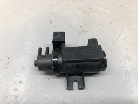 Range Rover L322 Vacuum Solenoid Valve 7 796 634 3.0 TD6 2002 to 2006 Land Rover
