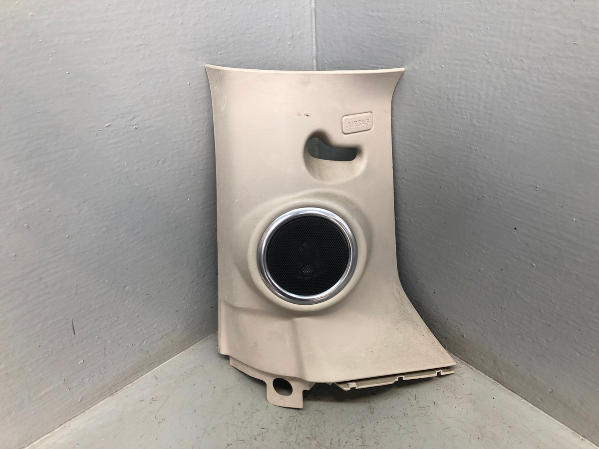 Discovery 4 D Pillar Trim Speaker EMR50045 Near Side Land Rover 2009 to 2014