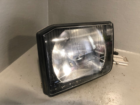 Discovery 2 Headlight Near Side Pre-Facelift XBC105130 Land Rover L06085