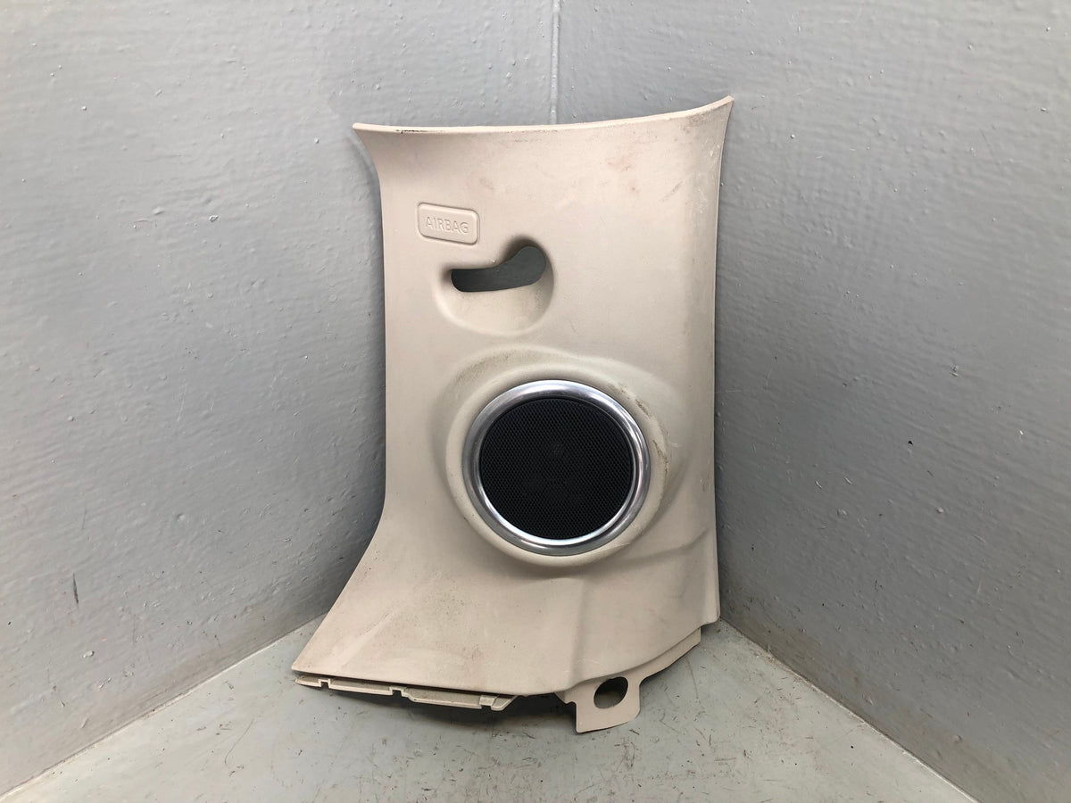 Discovery 4 D Pillar Trim Speaker EMR50044 Off Side Land Rover 2009 to 2014