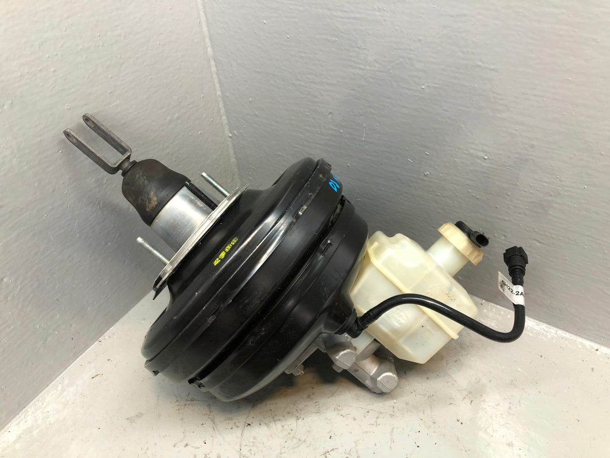Discovery 3 Brake Servo Master Cylinder Manual Land Rover SJG500210 2004 to 2009