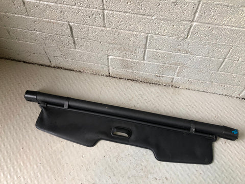 Range Rover Sport Retractable Load Cover in Black L320 2005 to 2013 L15105