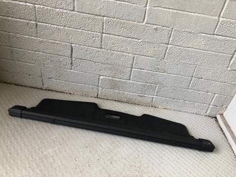 Range Rover Sport Retractable Load Cover in Black L320 2005 to 2013 L15105