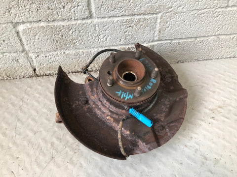 Range Rover L322 Hub Assembly Near Side Front 2002 to 2006 All Models R08105