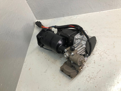 Range Rover Sport Air Suspension Compressor Hitachi Genuine L320 2005 to 2013