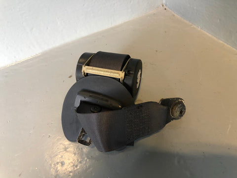Freelander 1 Seat Belt in Grey Near Side Rear 5 Door Land Rover 1998 to 2006