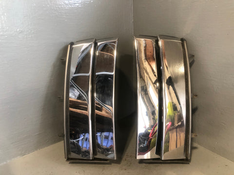 Range Rover L322 Wing Side Grille Vents Chrome Pair 2002 to 2013 R31075