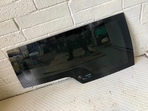 Discovery 3 Tailgate Glass rear Window Land Rover 2004 to 2009 10036