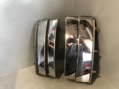 Range Rover L322 Wing Side Grille Vents Chrome Pair 2002 to 2013 R31075