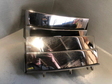 Range Rover L322 Wing Side Grille Vents Chrome Pair 2002 to 2013 R31075