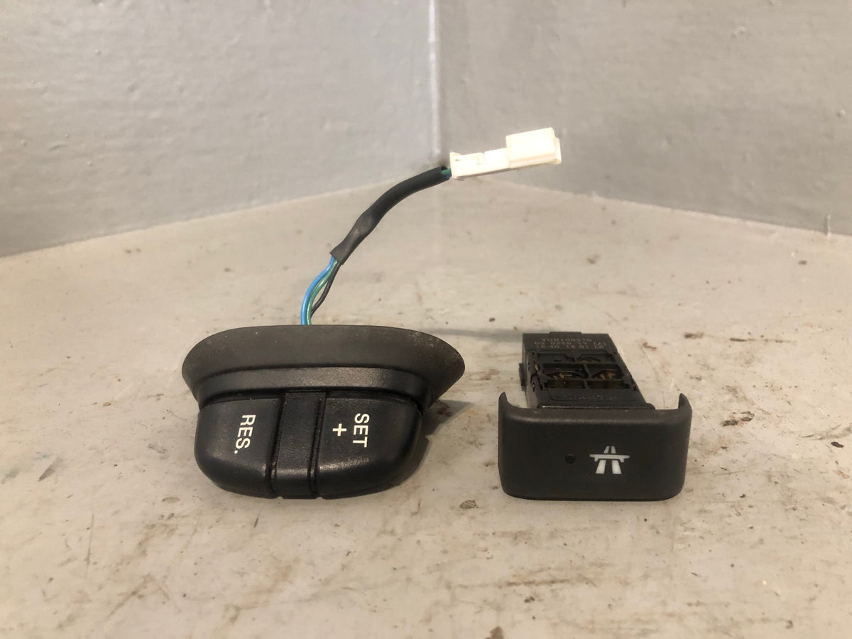 Discovery 2 Cruise Control Toggle Switch Steering Wheel Land Rover 1998 to 2004