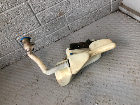 Range Rover P38 Windscreen Washer Bottle Tank with 3 Pumps AMR3717 1994 to 2002