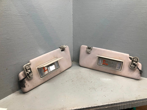 Discovery 4 Sun Visors Illuminated Pair Of Land Rover 2009 to 2016 L10046