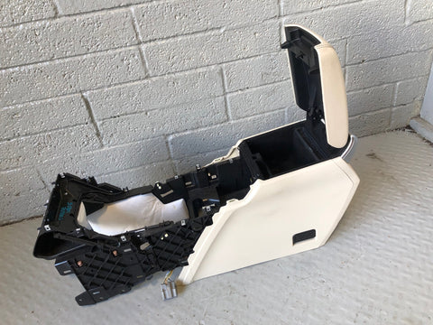 Range Rover Evoque Centre Console Ivory White Arm Rest Leather L538 L02095