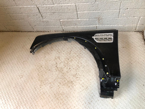 Discovery 4 Front Wing Near Side Santorini Black LRC 820 2009 to 2016 L10046