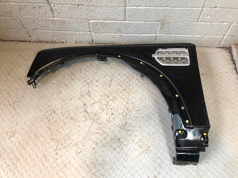 Discovery 4 Front Wing Near Side Santorini Black LRC 820 2009 to 2016 L10046