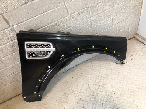 Discovery 4 Front Wing Off Side Santorini Black LRC 820 2009 to 2016 L10046