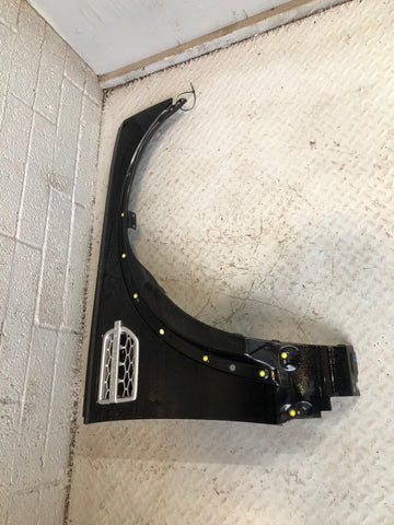 Discovery 4 Front Wing Off Side Santorini Black LRC 820 2009 to 2016 L10046