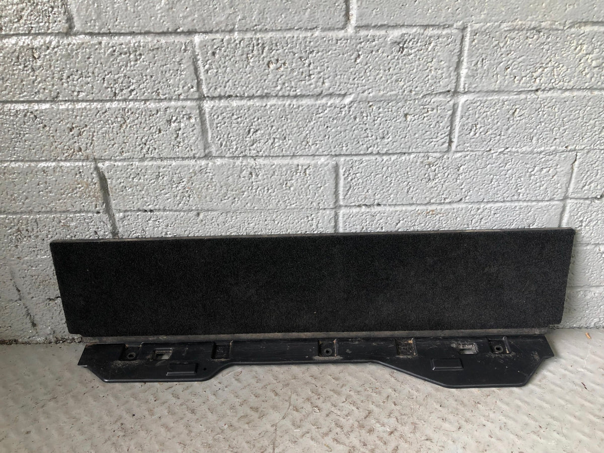 Range Rover L405 Tailgate Cover Threshold Lower Trim in Black 2013 to 2017