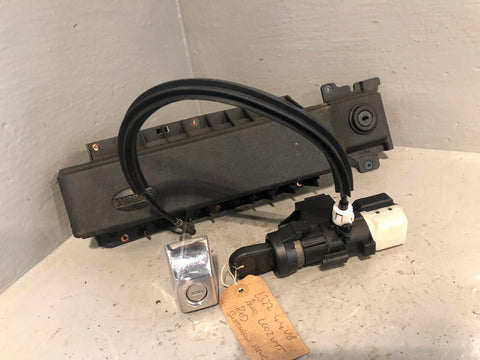 Range Rover L322 Ignition Barrel with Key Lock Set V8 2002 to 2006 R31075