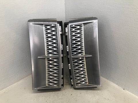 Range Rover L322 Wing Side Grilles Vents Supercharged 2002 to 2009 K11056