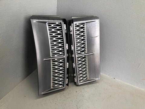 Range Rover L322 Wing Side Grilles Vents Supercharged 2002 to 2009 K11056