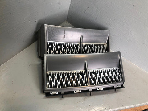 Range Rover L322 Wing Side Grilles Vents Supercharged 2002 to 2009 K11056
