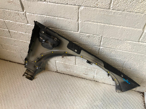 Discovery 4 Front Wing Near Side Santorini Black LRC 820 2009 to 2016 K30095