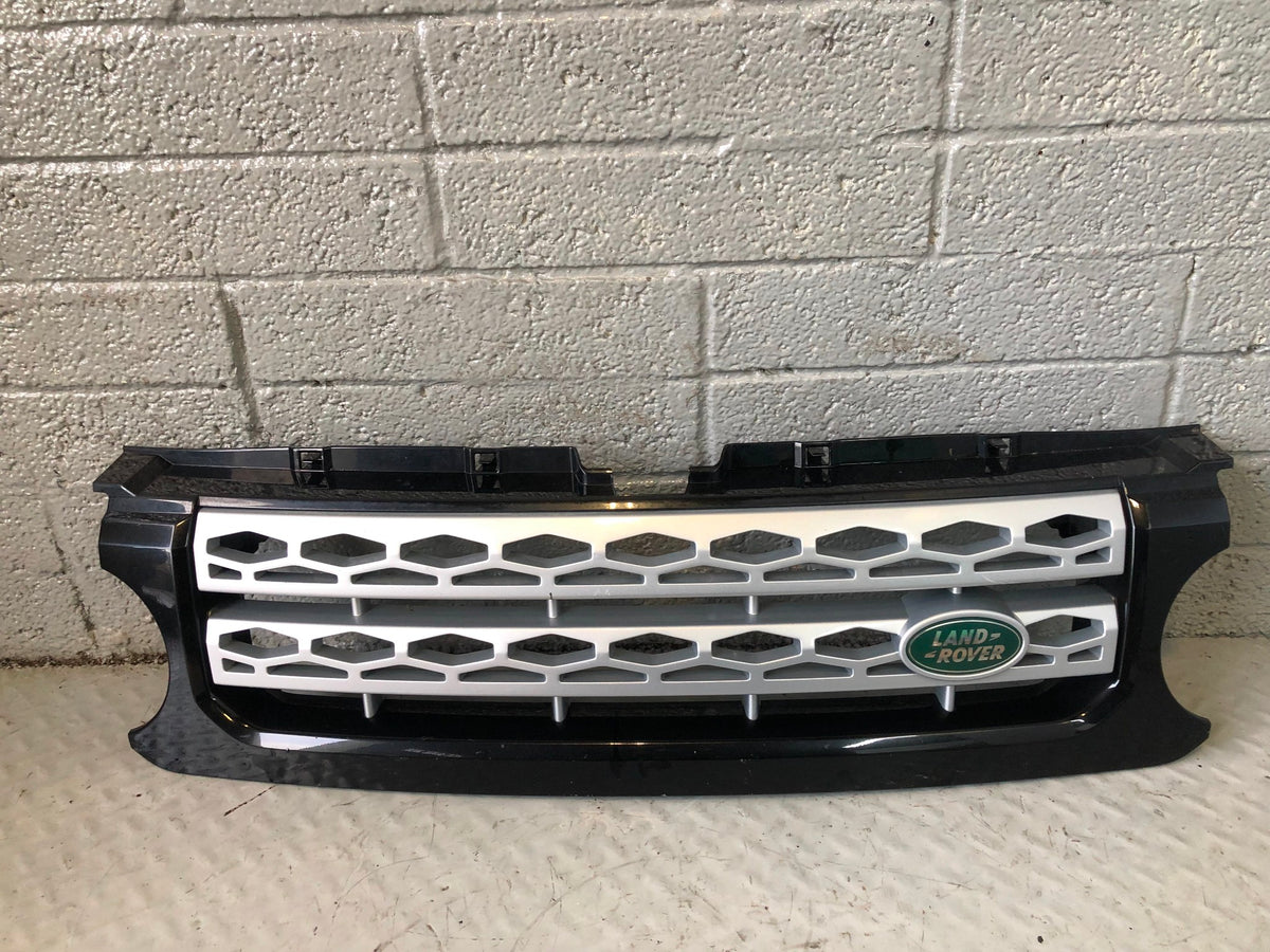 Discovery 4 Grille Front Santorini Black Land Rover 2009 to 2016 K30095
