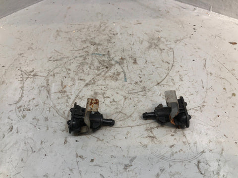 Range Rover Sport Headlight Washer Jets Pair Of Bumper L320 2009 to 2013