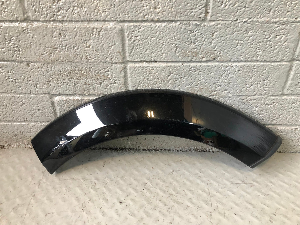 Discovery 4 Arch Trim Near Side Rear Quarter Santorini Black 2009 to 2016 K30095