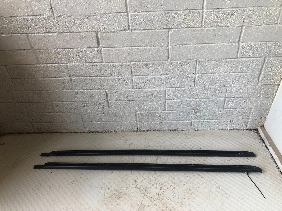 Discovery 4 Roof Rails Three Quarter Length Roof Bars Land Rover L10046