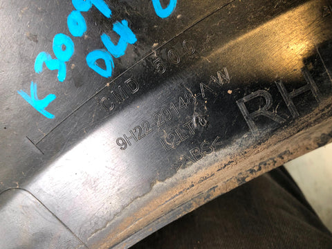 Discovery 4 Arch Trim Off Side Rear Quarter Santorini Black 2009 to 2016 K30095