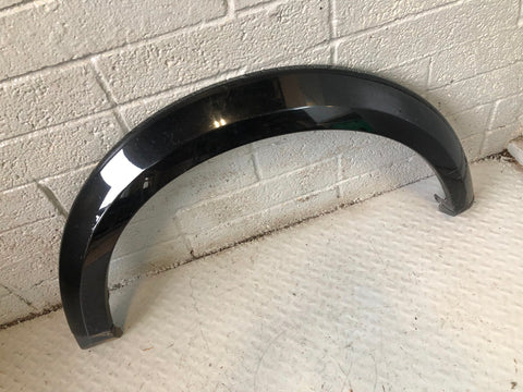 Discovery 4 Wheel Arch Trim Front Off Side Santorini Black Land Rover K30095