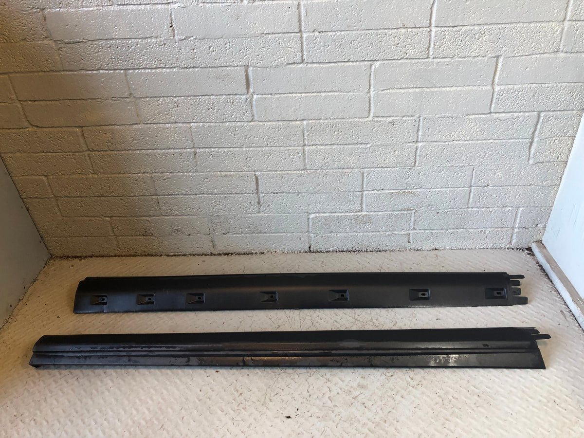 Discovery 3 or 4 Sill Trim Cover Protector Pair Land Rover 2004 to 2014 K05115
