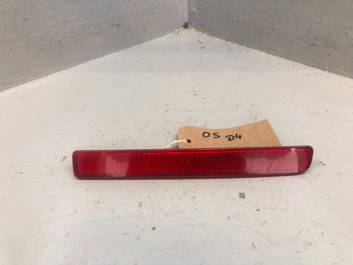 Discovery 4 Rear Bumper Reflector Off Side Land Rover L319 2009 to 2014