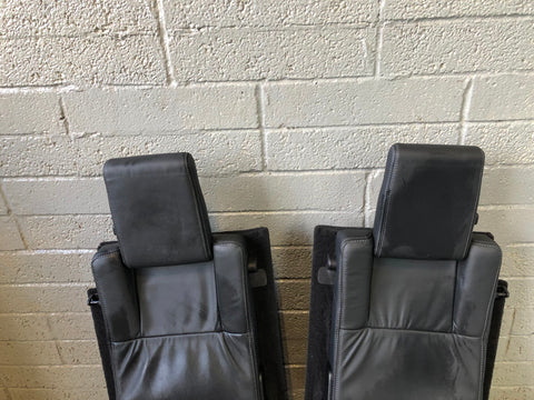 Discovery 4 Seats Rear 3rd Third Row in Black Land Rover 2009 to 2016 L17036