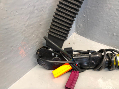 Ford Focus Seat Belt Pre Tensioner Near Side 4M51 A61208 CC MK2.5 2008 to 2011