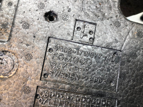 Freelander 2 Scissor Jack with Handle in Housing Brace Land Rover R21105